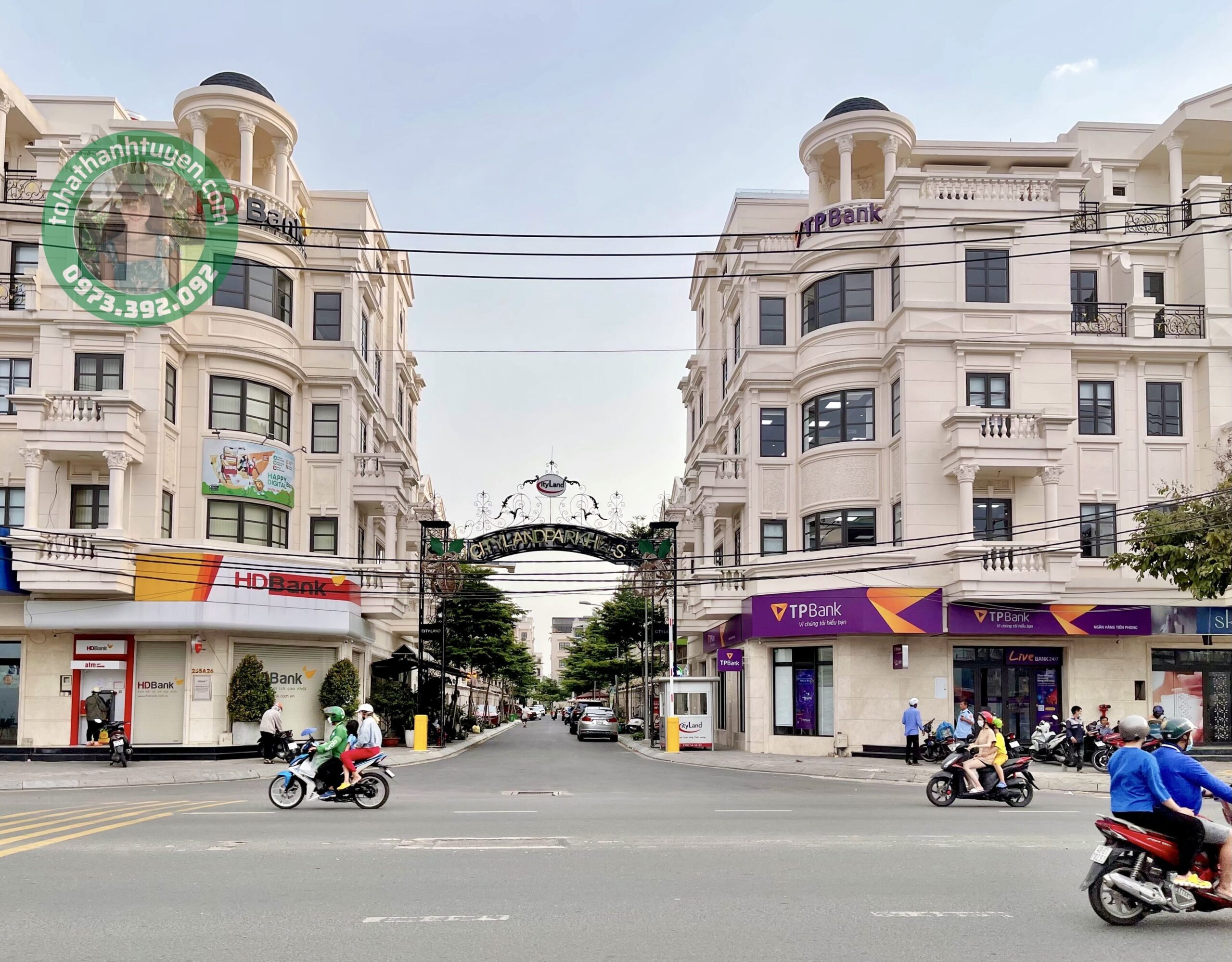 Shophouse Park Hills kinh doanh sôi động