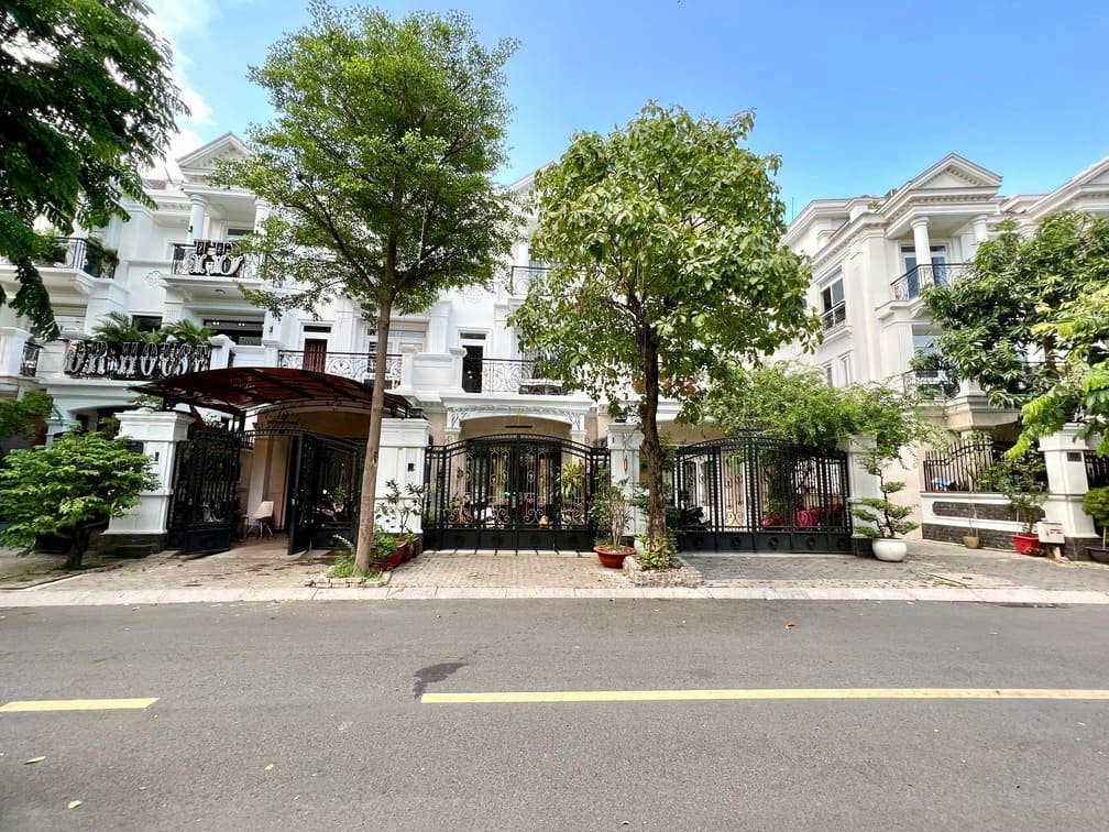 Biệt thự đơn lập Cityland Garden Hills sân vườn riêng